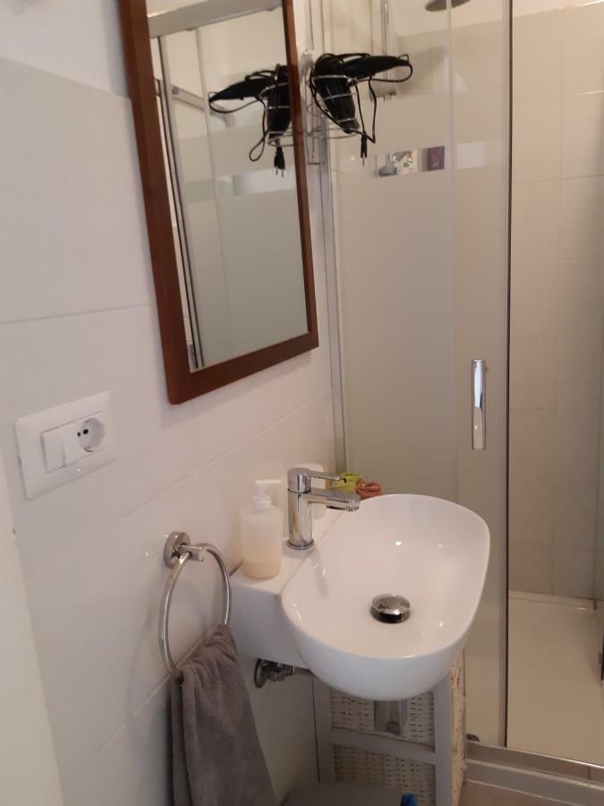 Nenna Apartment ออลเบีย ภายนอก รูปภาพ